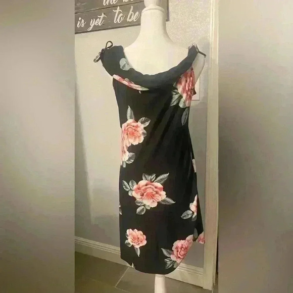 Juniors Floral dress in black with floral design in pinks white & green sizeM7-9 - Picture 6 of 9